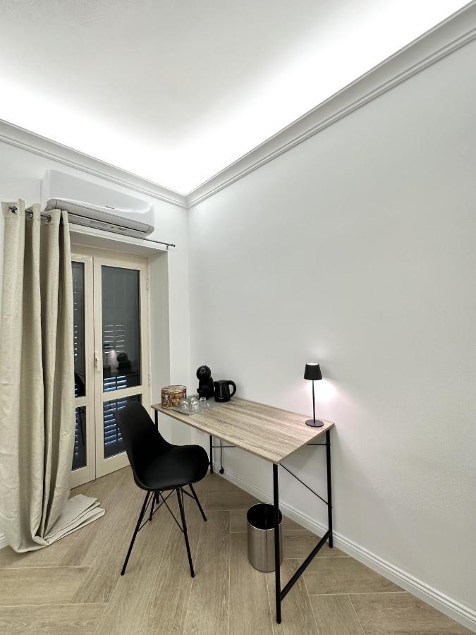Vicki Vomero Rooms - Napoli Zewnętrze zdjęcie