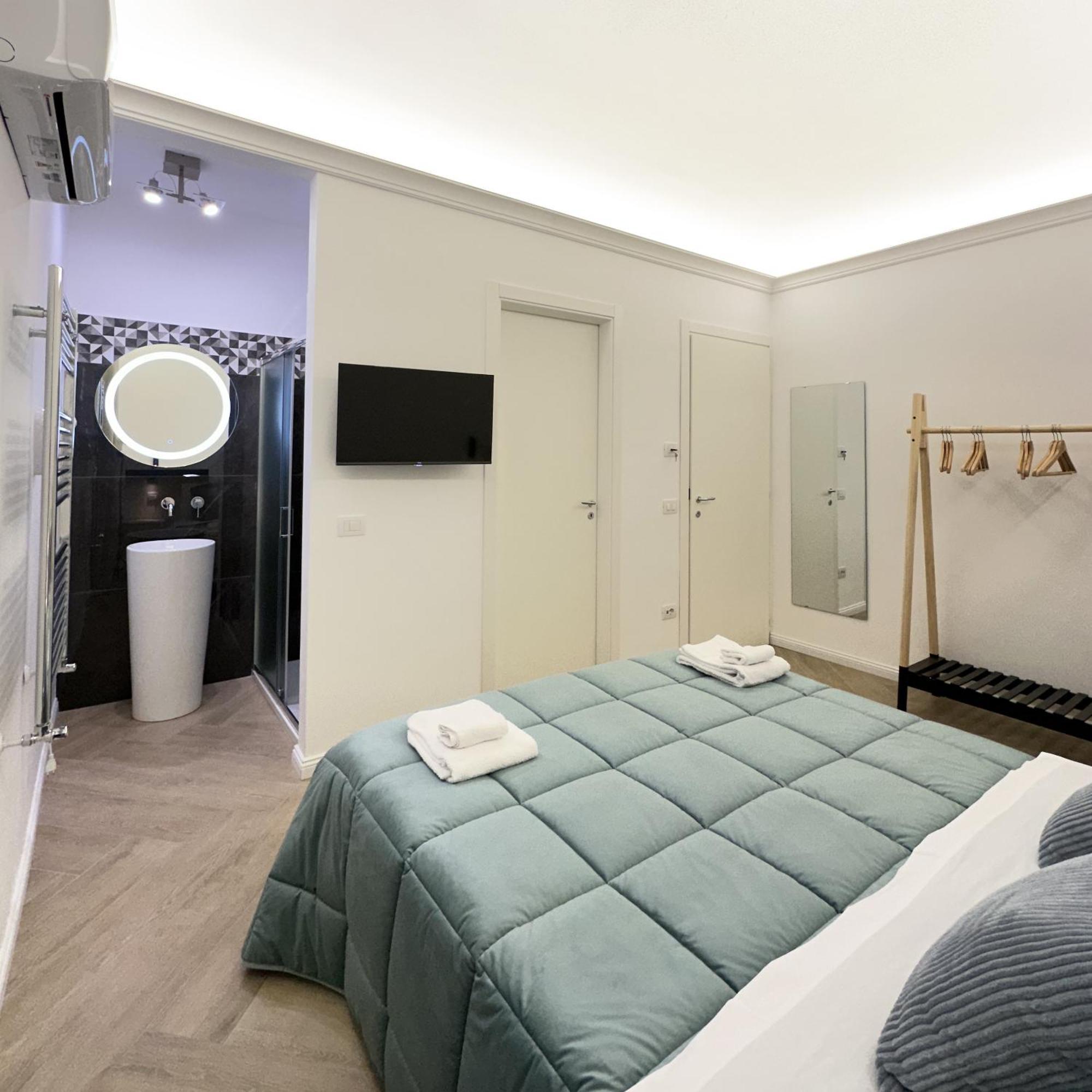 Vicki Vomero Rooms - Napoli Zewnętrze zdjęcie